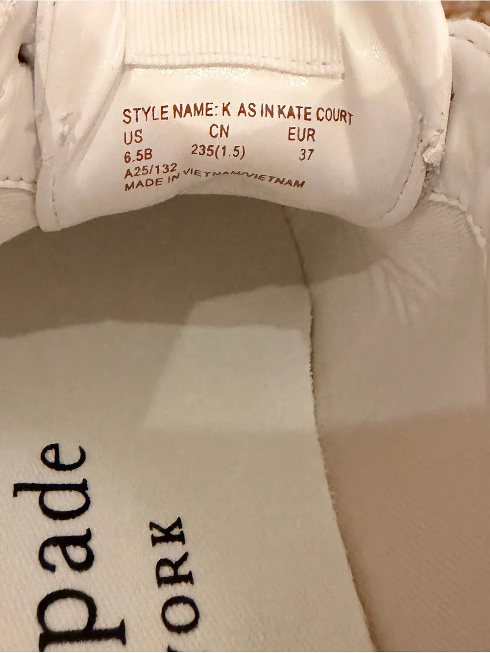 NWT KATE SPADE K AS IN KATE COURT SNEAKERS TRUE WHITE SIZE 6.5